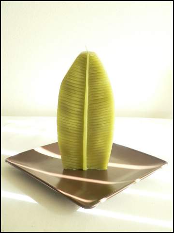 Banana leaf decorative candle - Large
