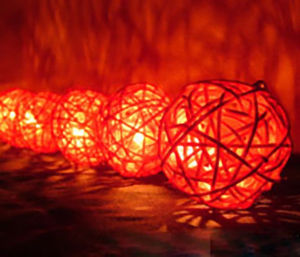 Natural Red  Wicker Rattan Ball Style -Battery Powered -  fairy lights