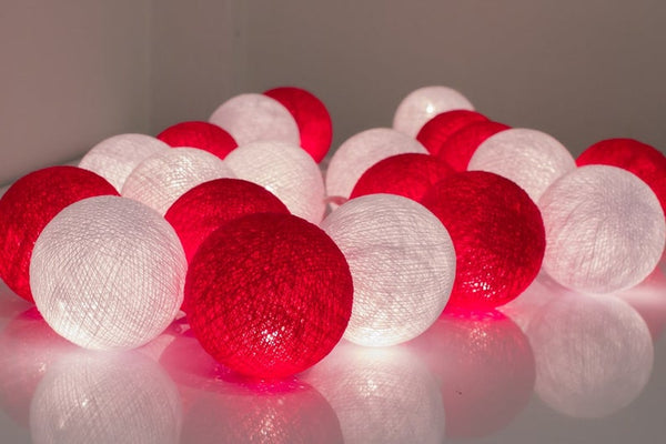 Red n White Cotton Ball 5cm - Mains Power- 5m with 30 LED Bulb